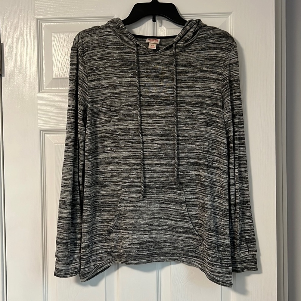 Black and gray Hooded Sweatershirt